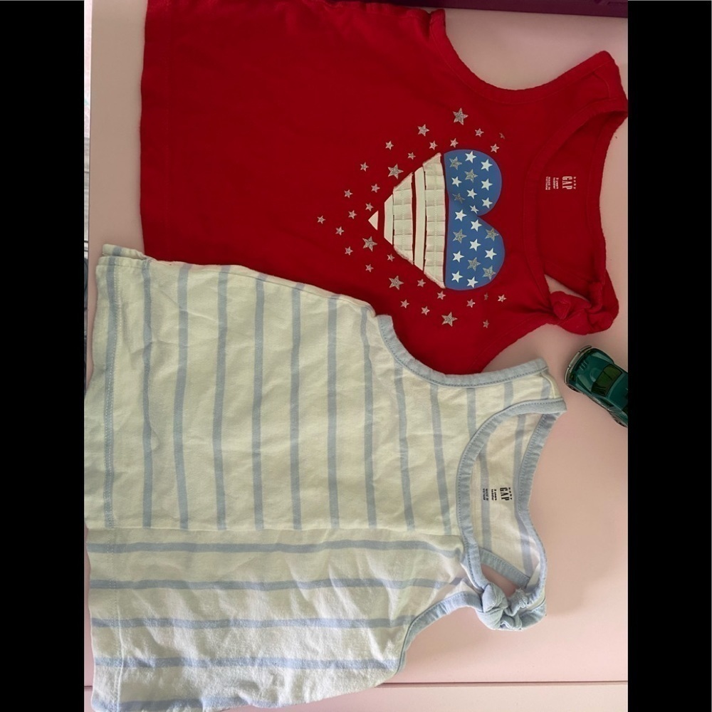 BABY Gap T-shirts 2 of them. Toddler size 3